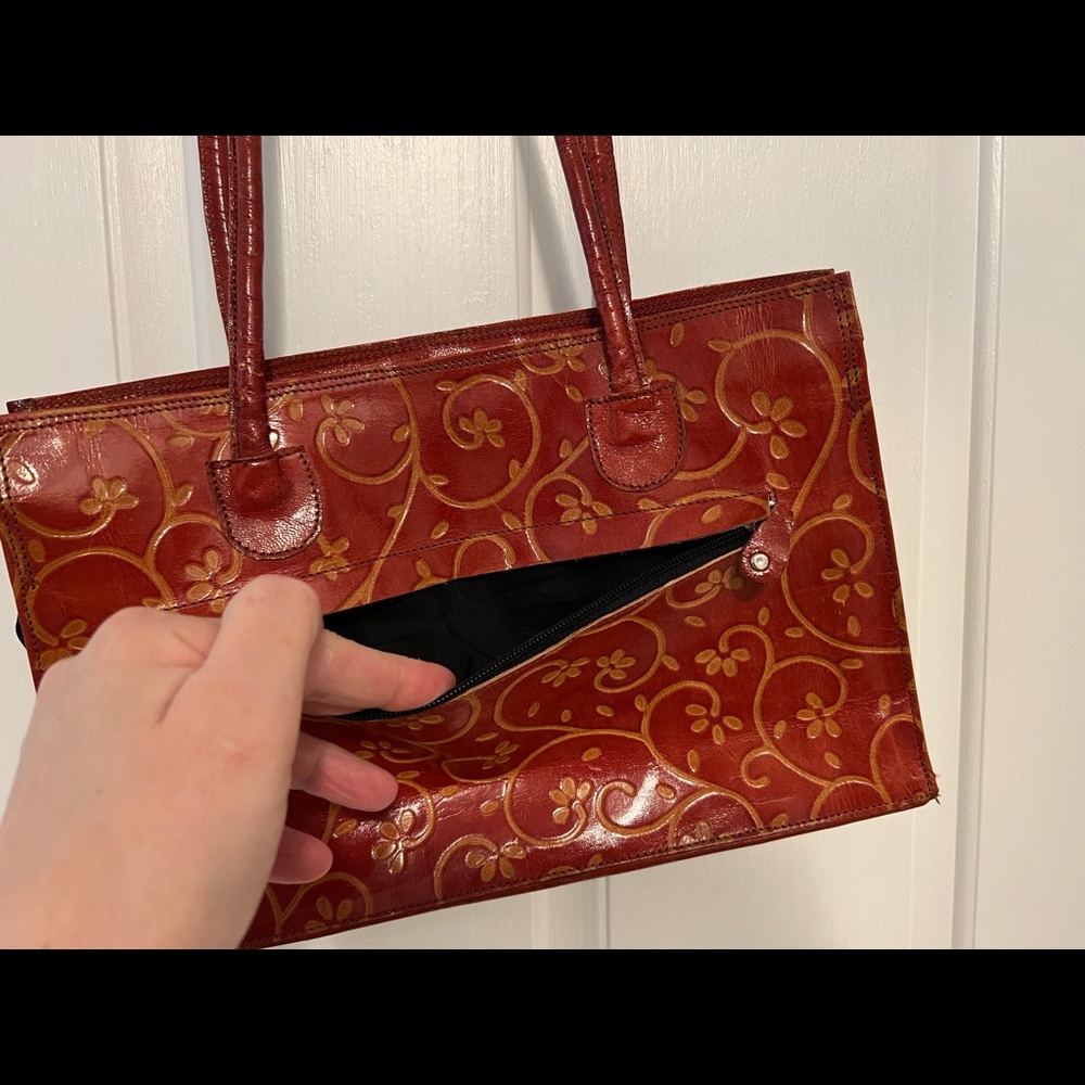 Genuine Leather handbag. - Picture 2 of 14